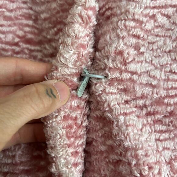 Vintage 90s Novelti Pink Faux Fur Jacket with Fluffy Collar and Cuffs 9/10 - Picture 5 of 16
